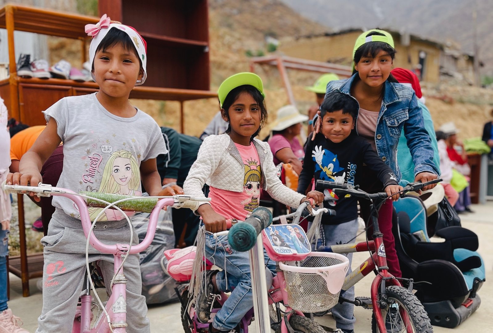 niños en bicicleta